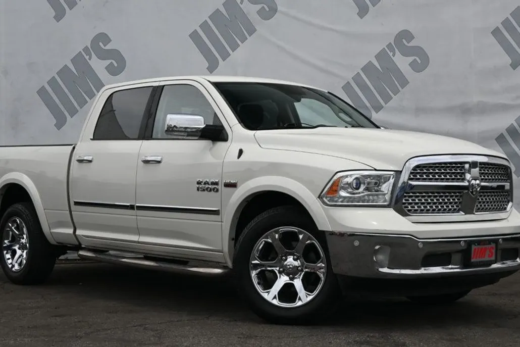 2017 Ram 1500 Laramie photo 1