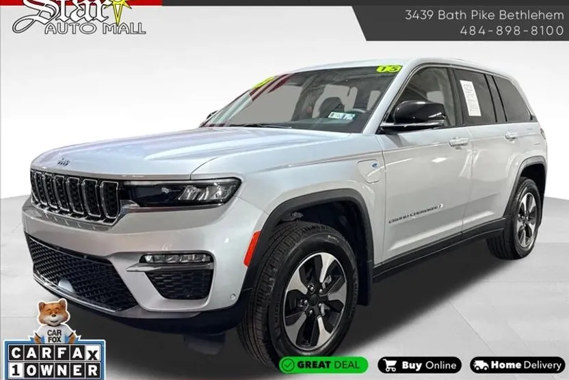 2023 Jeep Cherokee Base photo 1
