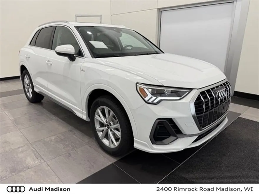2025 Audi Q3 45 TFSI S line Premium photo 1