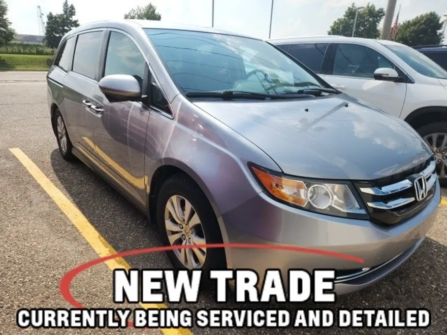2016 Honda Odyssey EX photo 1