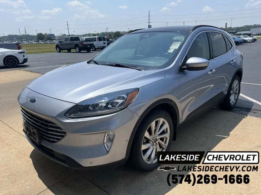 2022 Ford Escape Hybrid Titanium photo 1