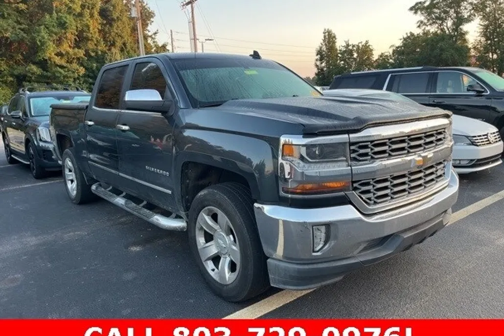2017 Chevrolet Silverado 1500 LT photo 1