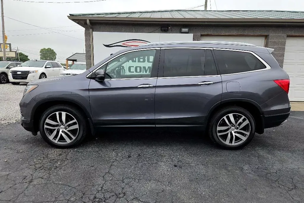 2016 Honda Pilot Touring photo 1
