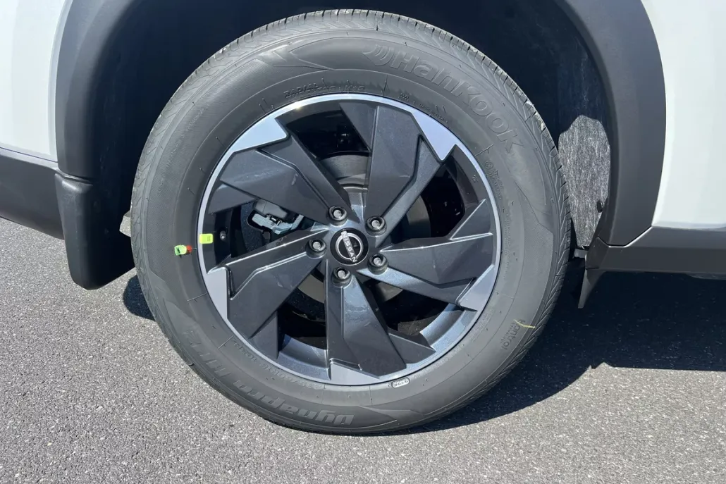 2026 Nissan Rogue SV photo 1