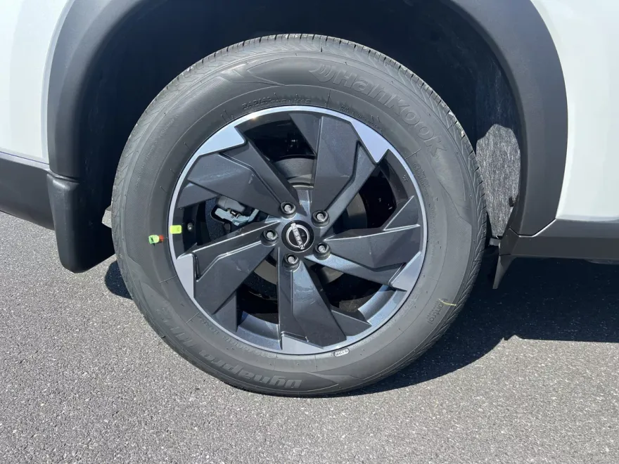2026 Nissan Rogue SV photo 1