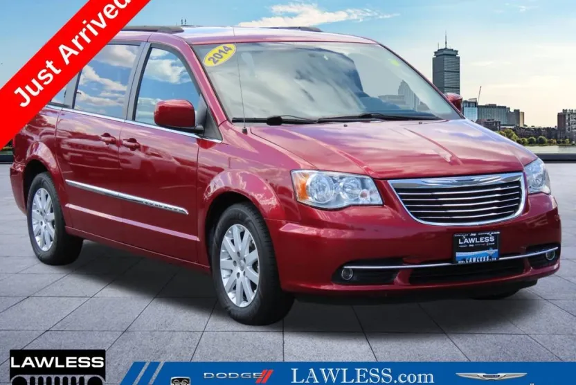 2014 Chrysler Town & Country Touring photo 1