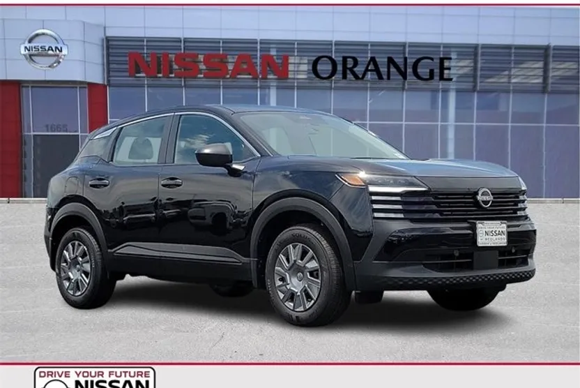 2025 Nissan Kicks S photo 1