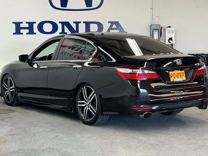 2016 Honda Accord Sport photo 1