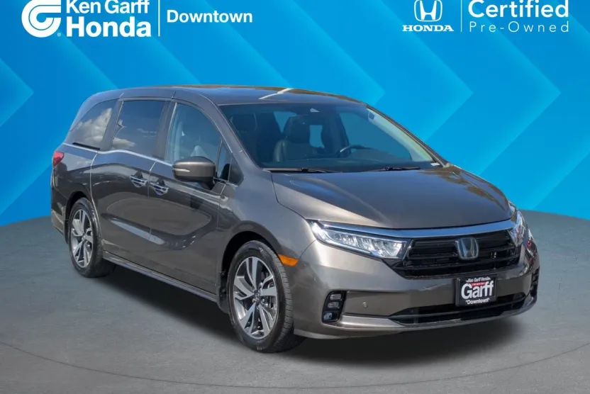 2022 Honda Odyssey Touring photo 1