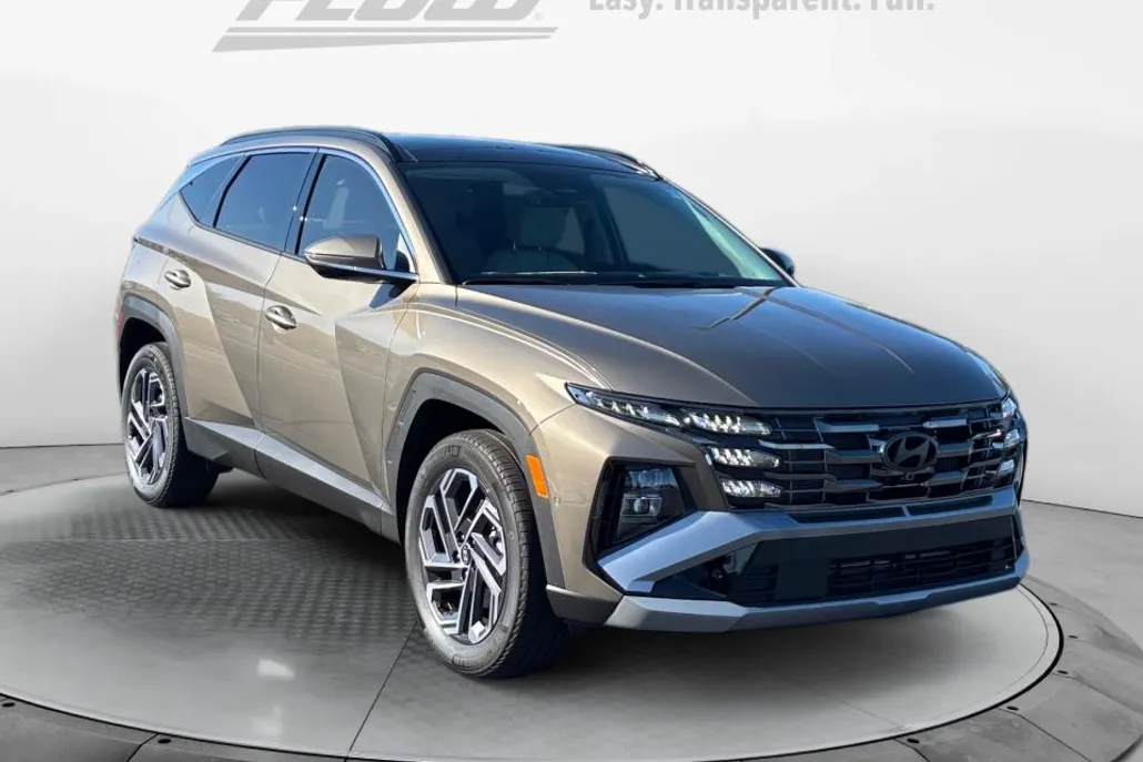 2025 Hyundai Tucson Hybrid Limited photo 1