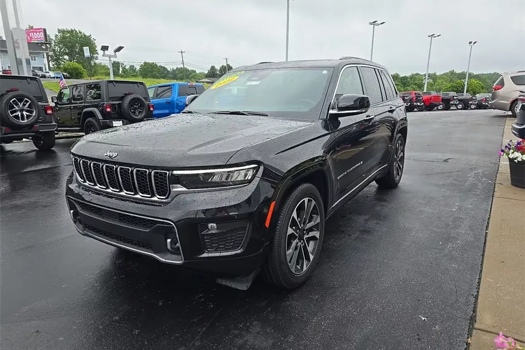 2022 Jeep Grand Cherokee Overland photo 1