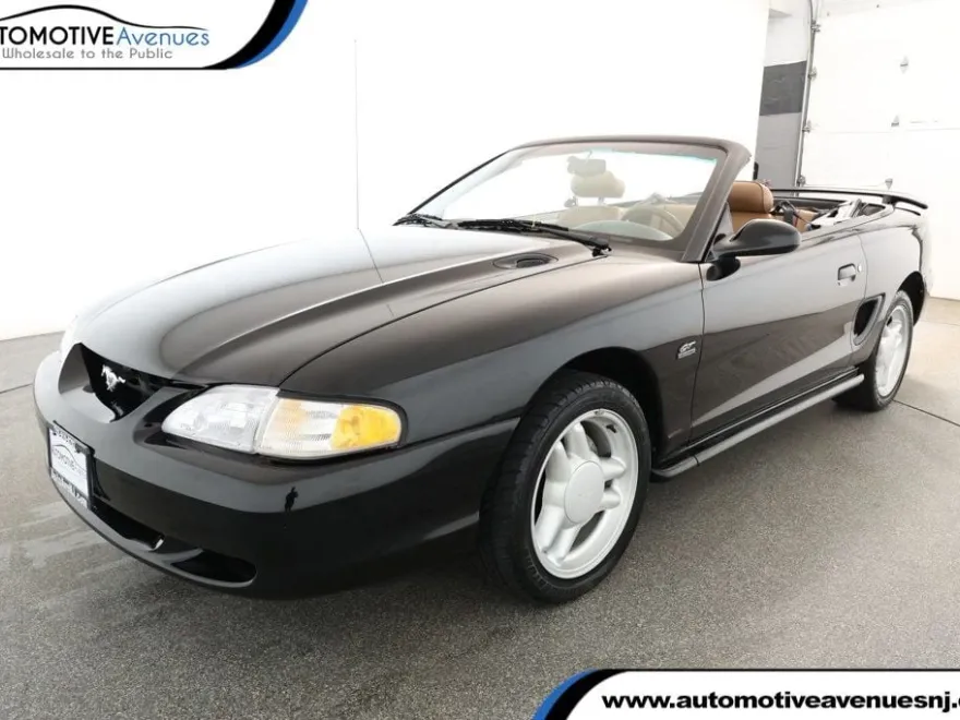 1994 Ford Mustang GT Convertible photo 1