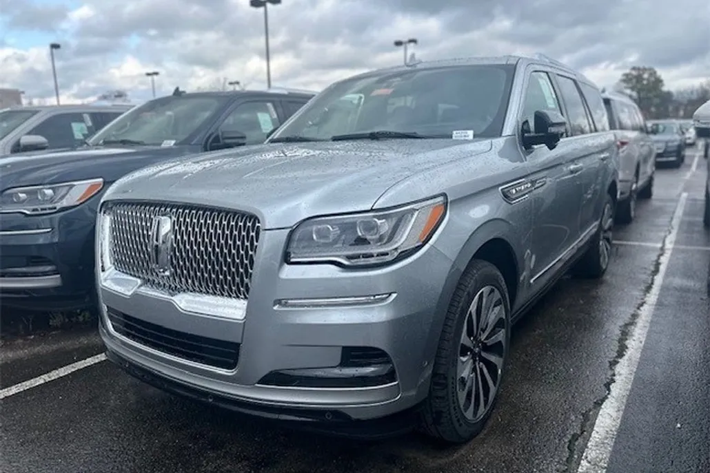 2024 Lincoln Navigator Reserve photo 1