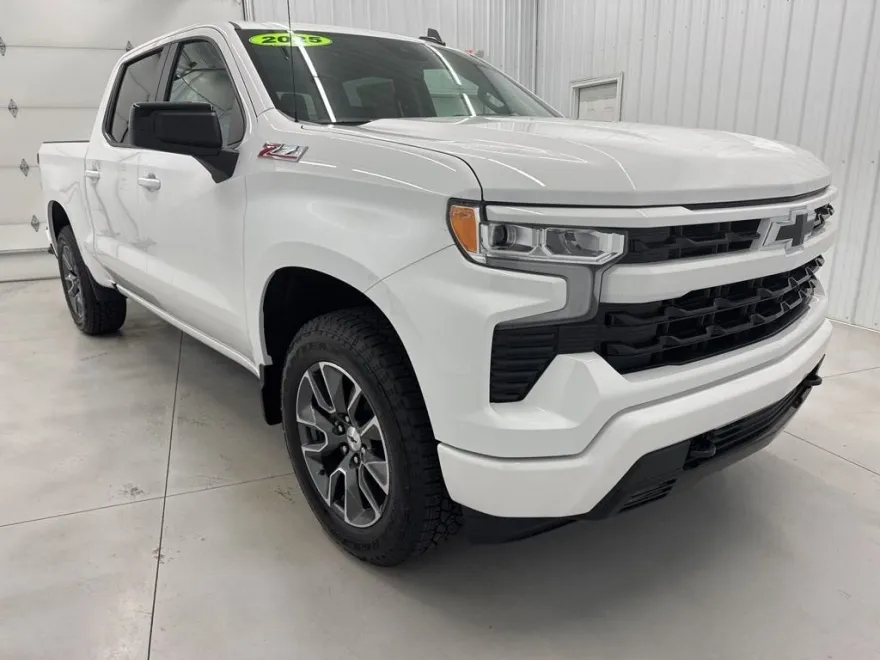 2025 Chevrolet Silverado 1500 RST photo 1