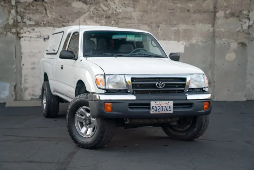 1999 Toyota Tacoma XtraCab photo 1