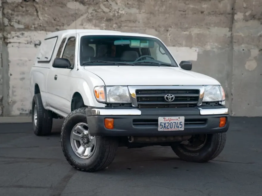 1999 Toyota Tacoma XtraCab photo 1