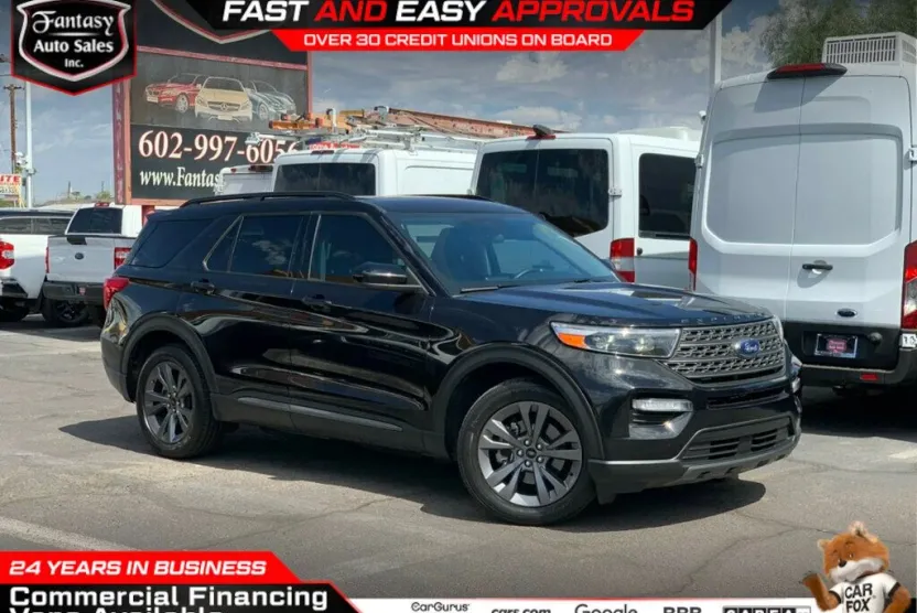 2023 Ford Explorer XLT photo 1