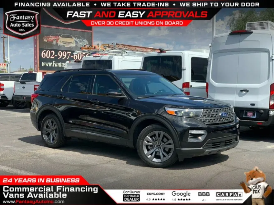 2023 Ford Explorer XLT photo 1