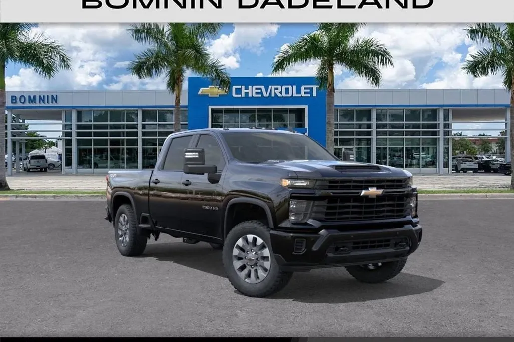 2025 Chevrolet Silverado 2500HD Custom photo 1
