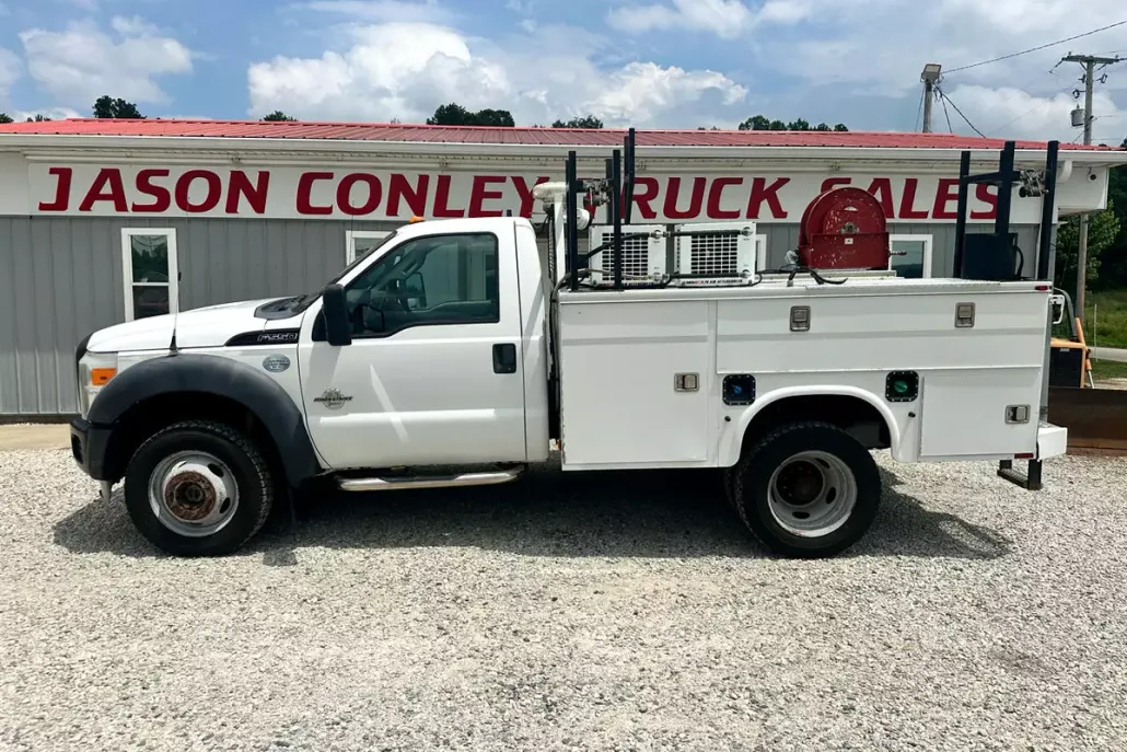 2011 Ford F-550 XLT photo 1