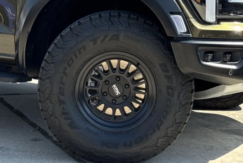 2025 Ford F-150 Raptor photo 1