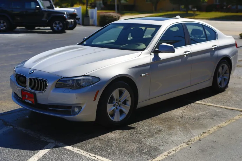 2013 Bmw 528xi 5-Series photo 1