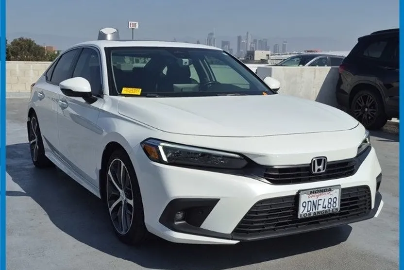 2022 Honda Civic Touring photo 1