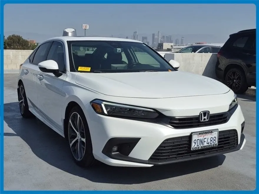 2022 Honda Civic Touring photo 1