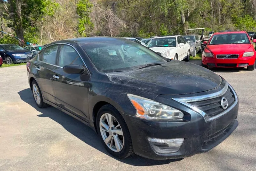 2013 Nissan Altima 2.5 SV photo 1