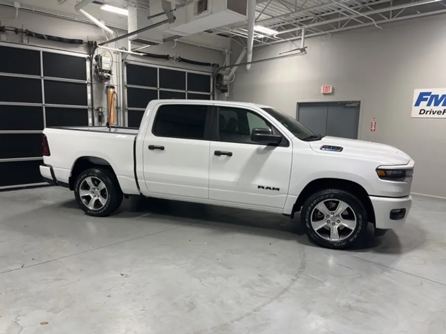 2025 Ram 1500 Tradesman photo 1