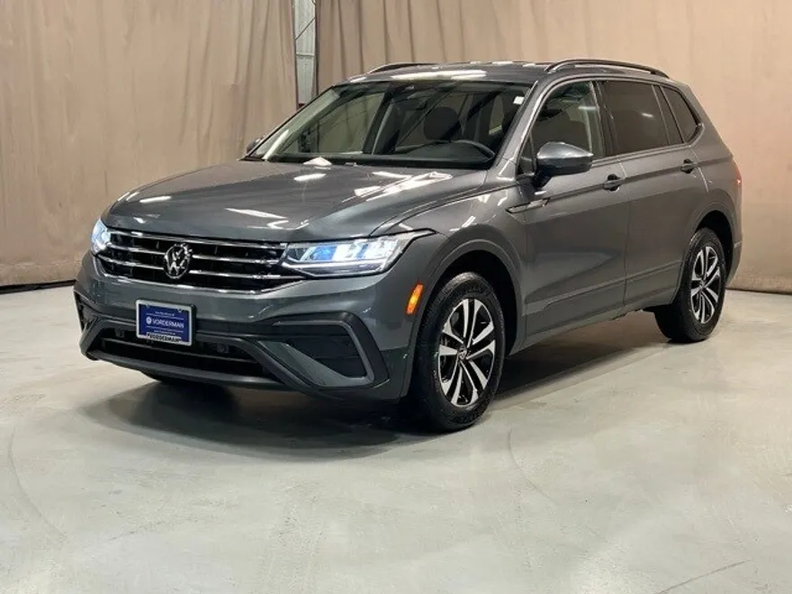2024 Volkswagen Tiguan S photo 1
