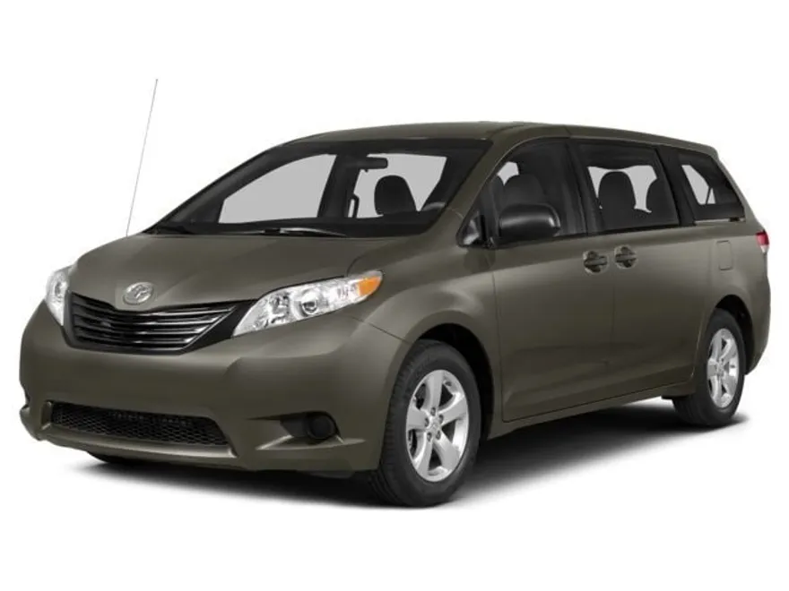 2015 Toyota Sienna LE photo 1