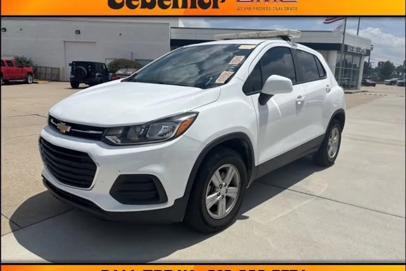 2021 Chevrolet Trax LS photo 1