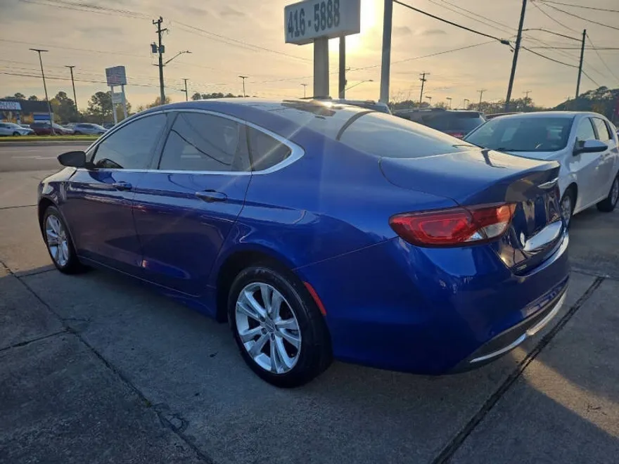 2015 Chrysler 200 Limited photo 1
