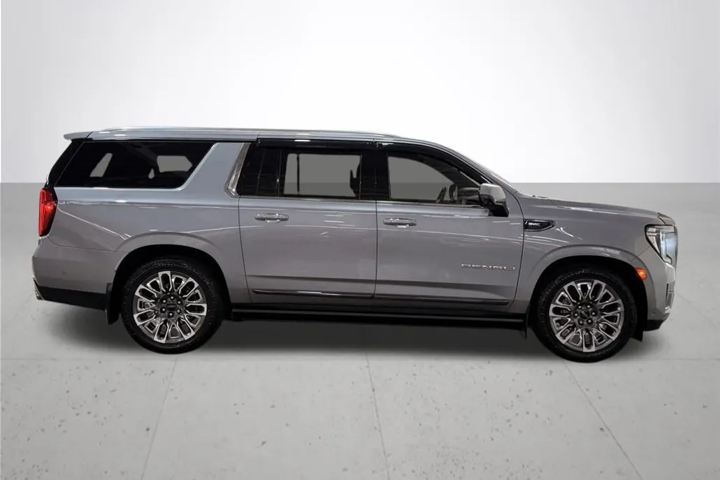 2023 Gmc Yukon XL Denali Ultimate photo 1