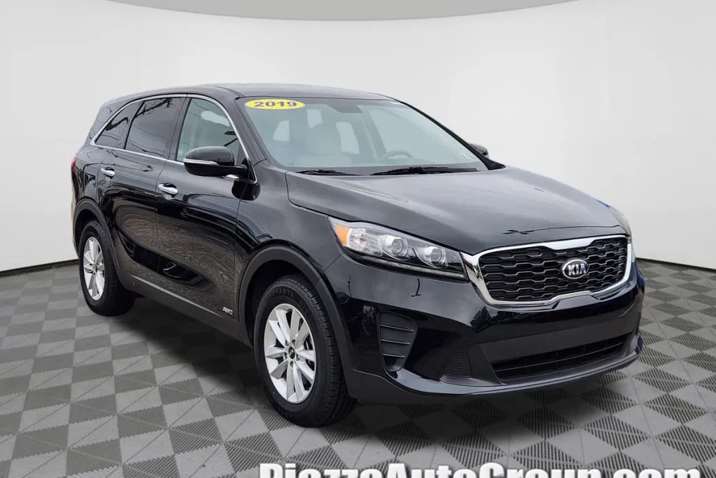 2019 Kia Sorento LX photo 1