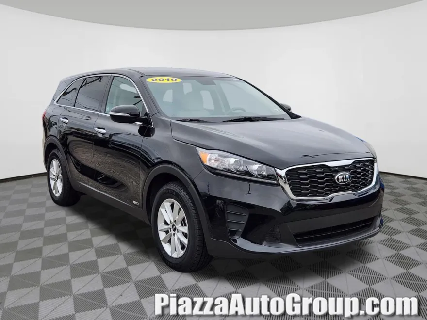 2019 Kia Sorento LX photo 1