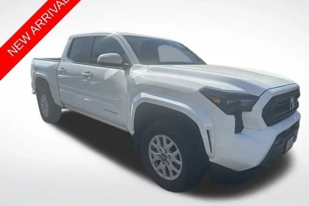 2024 Toyota Tacoma SR5 photo 1