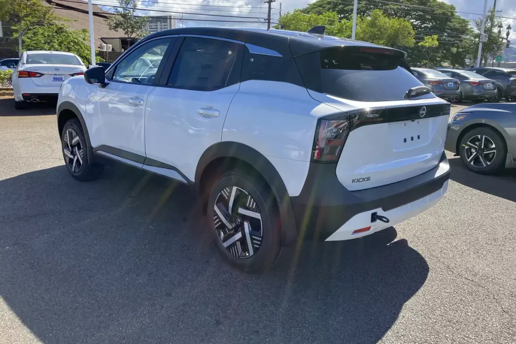 2025 Nissan Kicks SV photo 1