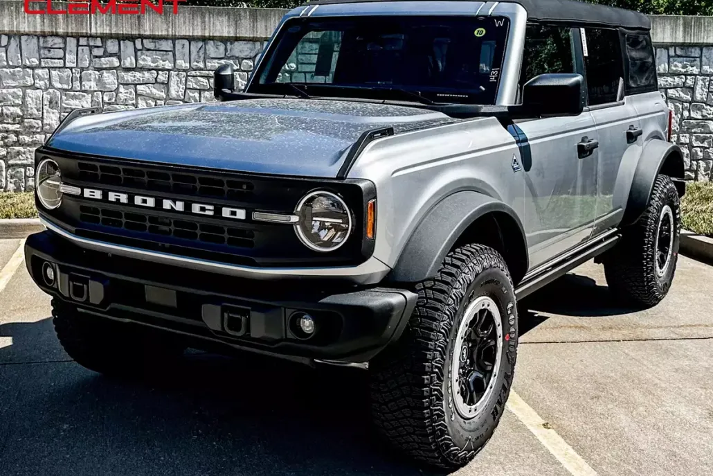 2024 Ford Bronco Black Diamond photo 1