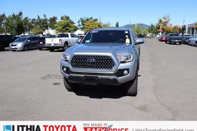 2018 Toyota Tacoma TRD V6 photo 1