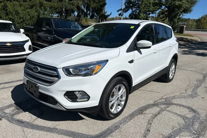 2019 Ford Escape SE photo 1