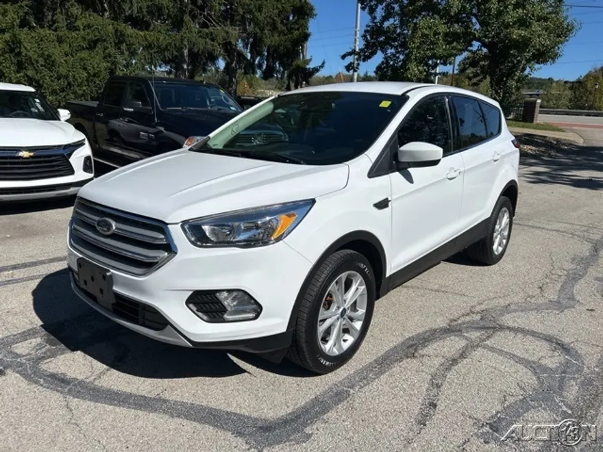 2019 Ford Escape SE photo 1