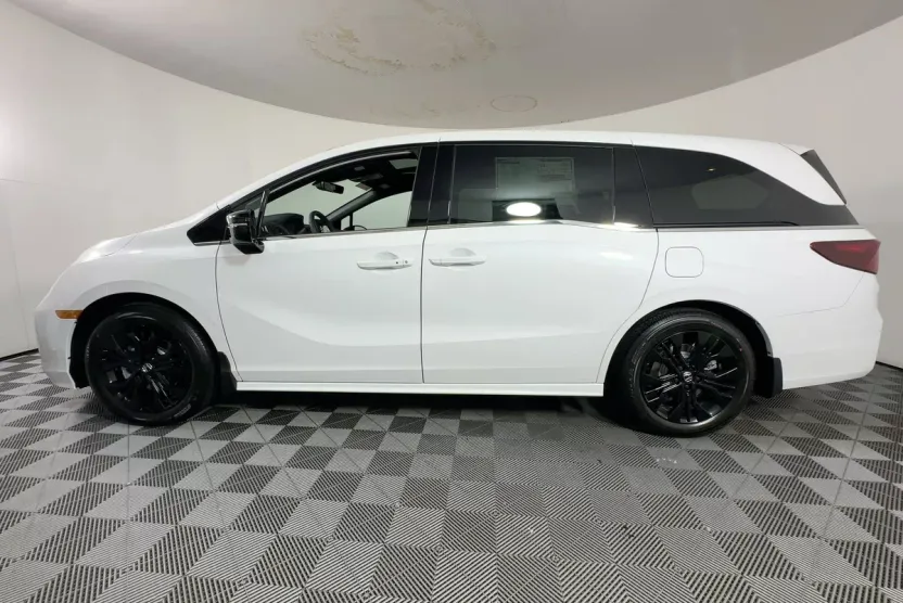 2026 Honda Odyssey photo 1