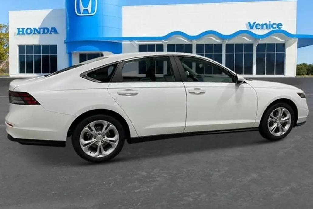2025 Honda Accord LX photo 1