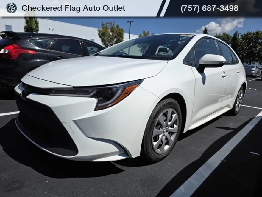 2020 Toyota Corolla LE photo 1