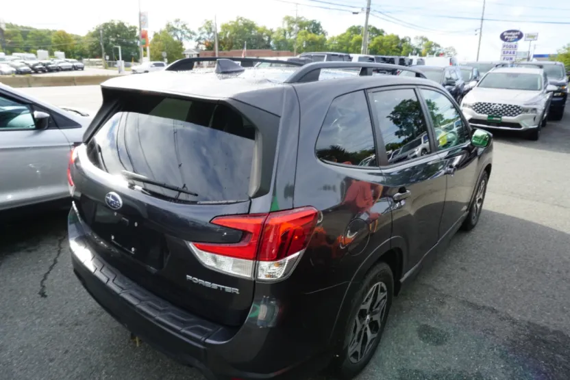 2019 Subaru Forester Premium photo 1