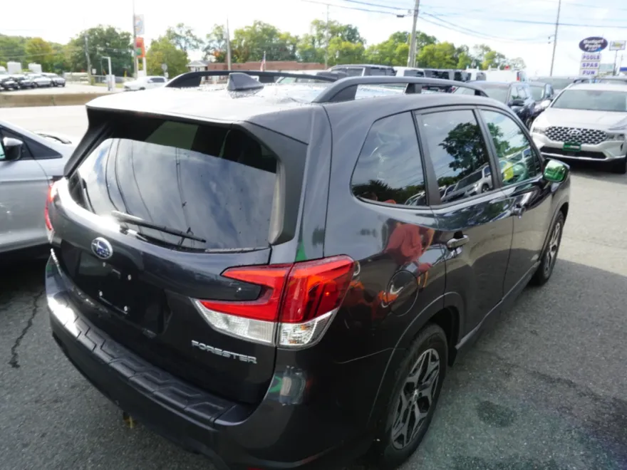 2019 Subaru Forester Premium photo 1