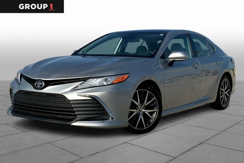 2022 Toyota Camry XLE V6 photo 1