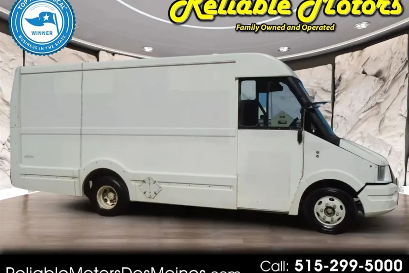 2013 Isuzu NPR/NPR-HD photo 1